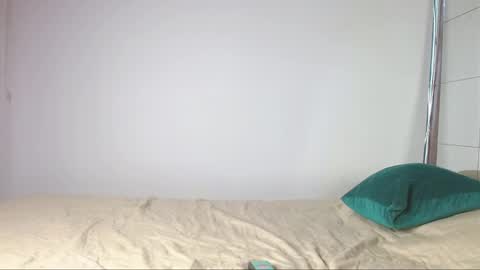 Estefa G online show from 12-16-24, 05:11