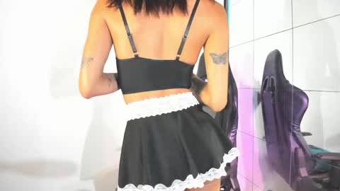 Estefa G online show from 10-01-25, 10:49