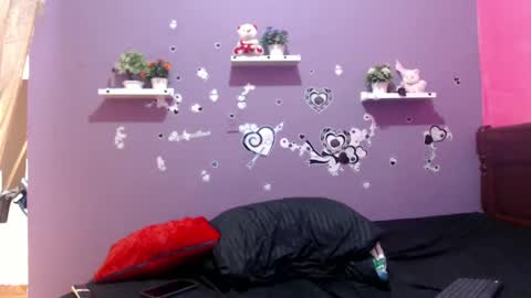 Estefania 5 online show from 01-30-25, 06:00