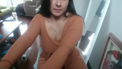 Snapshot of estefi1073162 chatting on 03-04-25, 10:16 valeria online show from 03-04-25, 10:16