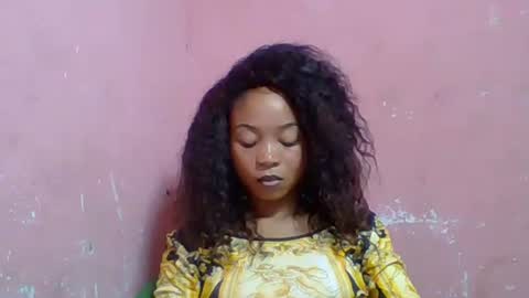 estelah20 online show from 10-14-25, 05:52