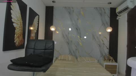 Estephany online show from 12-21-24, 09:15