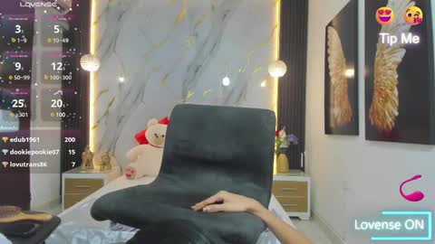 Estephany online show from 02-28-25, 05:04