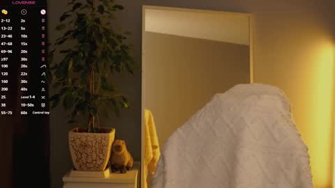 Ester online show from 09-16-25, 12:22