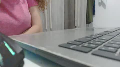esteralcantara online show from 04-21-26, 02:51