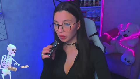 Ester online show from 01-27-25, 09:44