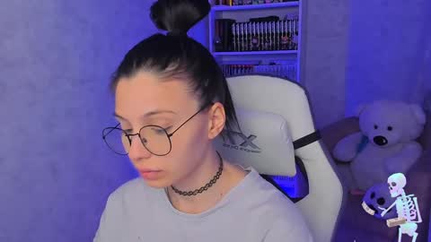 Ester online show from 02-07-25, 02:40