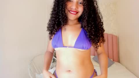 Snapshot of esther_sofia chatting on 04-29-26, 08:48 esther online show from 04-29-26, 08:48
