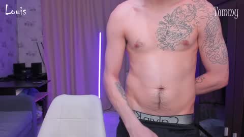 Snapshot of esthetics_boys chatting on 12-16-24, 06:21 LOUIS online show from 12-16-24, 06:21