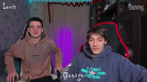 Snapshot of esthetics_boys chatting on 01-03-25, 06:46 LOUIS online show from 01-03-25, 06:46