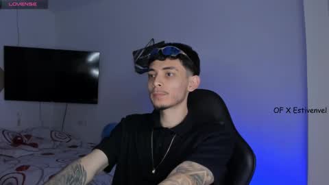 estivenvel online show from 10-02-25, 03:30