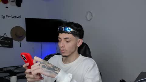 estivenvel online show from 10-11-25, 12:26