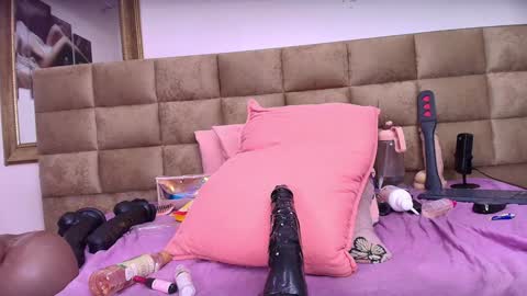 Estrella online show from 01-31-25, 06:14