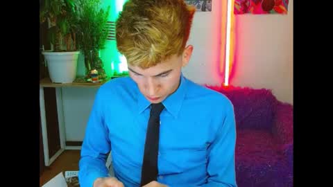 Snapshot of estrellita__jordan chatting on 02-09-25, 11:14 JORDAN online show from 02-09-25, 11:14