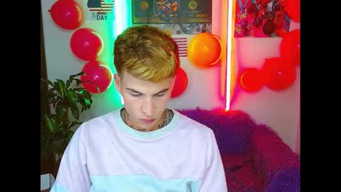 Snapshot of estrellita__jordan chatting on 02-16-25, 01:36 JORDAN online show from 02-16-25, 01:36