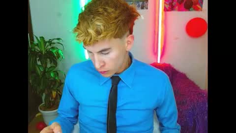 Snapshot of estrellita__jordan chatting on 03-10-25, 10:59 JORDAN online show from 03-10-25, 10:59