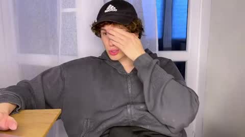 Alex online show from 04-19-26, 05:34