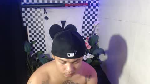 Snapshot of esward_tynn chatting on 11-19-25, 06:30 im esward tynn online show from 11-19-25, 06:30