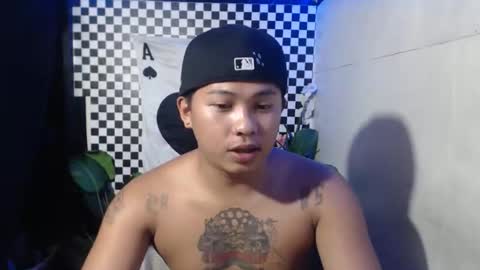 Snapshot of esward_tynn chatting on 12-14-25, 05:02 im esward tynn online show from 12-14-25, 05:02