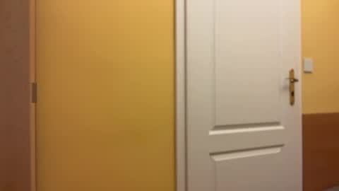 Snapshot of etat_on chatting on 01-10-26, 12:23 Tom online show from 01-10-26, 12:23