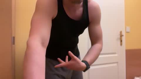 Snapshot of etat_on chatting on 03-05-26, 02:07 Tom online show from 03-05-26, 02:07