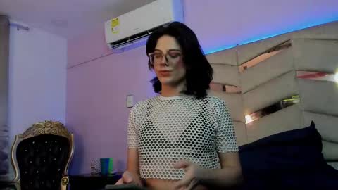 Snapshot of eterea_blow chatting on 12-30-24, 02:53 Eterea online show from 12-30-24, 02:53
