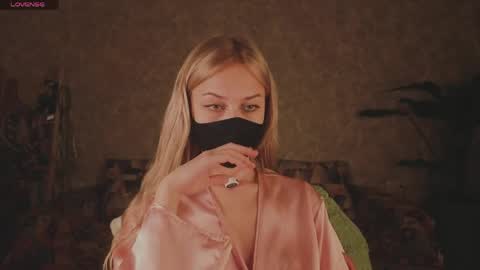 Sophia online show from 04-20-26, 10:22