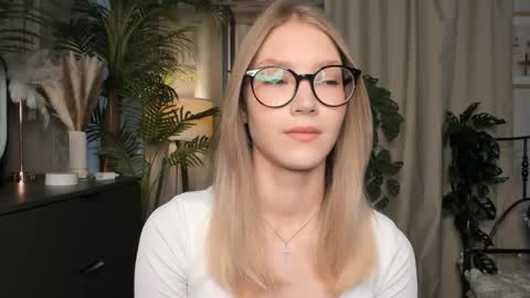 Natalie online show from 10-16-25, 04:57