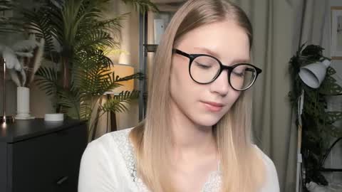 Natalie online show from 10-24-25, 05:48