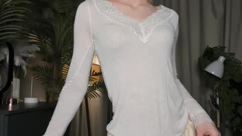 Natalie online show from 11-26-25, 05:41