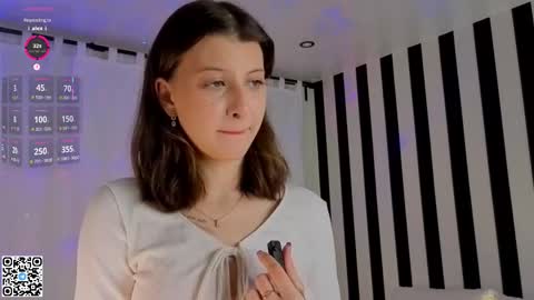 Snapshot of ethalhatchell chatting on 11-16-25, 06:13 Elsa online show from 11-16-25, 06:13