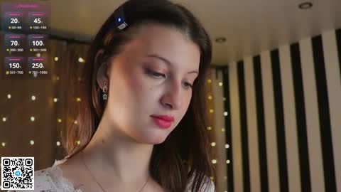 Snapshot of ethalhatchell chatting on 11-30-25, 06:12 Elsa online show from 11-30-25, 06:12