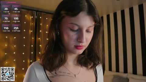 Snapshot of ethalhatchell chatting on 12-05-25, 06:04 Elsa online show from 12-05-25, 06:04