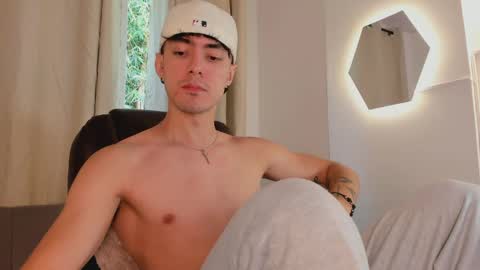 etham_wolf1 online show from 04-10-26, 03:50