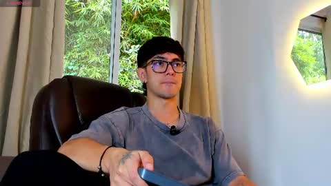 etham_wolf1 online show from 07-10-26, 06:43