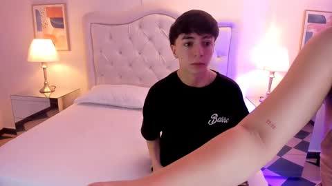 Snapshot of ethan_and_ava chatting on 01-17-25, 01:24 ethan and ava online show from 01-17-25, 01:24