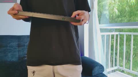 Snapshot of ethan_and_ava chatting on 11-07-25, 01:00 ethan and ava online show from 11-07-25, 01:00