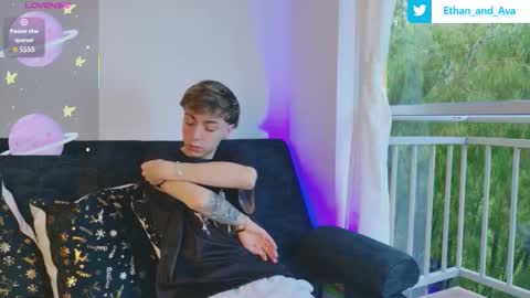 Snapshot of ethan_and_ava chatting on 11-16-25, 12:44 ethan and ava online show from 11-16-25, 12:44