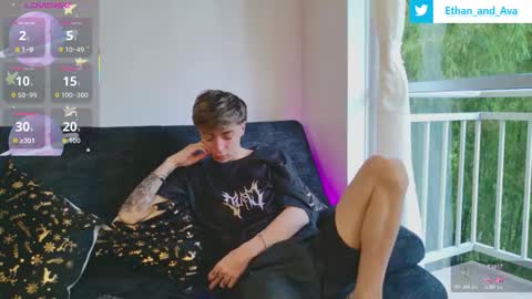 Snapshot of ethan_and_ava chatting on 11-20-25, 01:22 ethan and ava online show from 11-20-25, 01:22