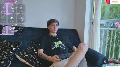 Snapshot of ethan_and_ava chatting on 12-04-25, 01:20 ethan and ava online show from 12-04-25, 01:20