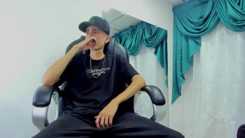 Snapshot of ethan_boy_ chatting on 12-04-24, 09:46 Ethan online show from 12-04-24, 09:46