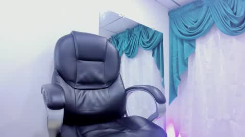 Snapshot of ethan_boy_ chatting on 12-21-24, 01:36 Ethan online show from 12-21-24, 01:36