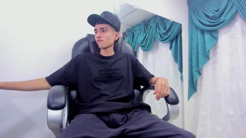 Snapshot of ethan_boy_ chatting on 01-03-25, 08:54 Ethan online show from 01-03-25, 08:54