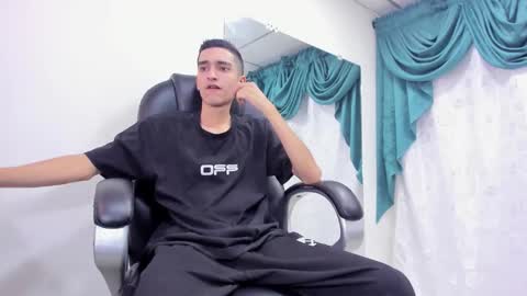 Snapshot of ethan_boy_ chatting on 01-22-25, 09:10 Ethan online show from 01-22-25, 09:10