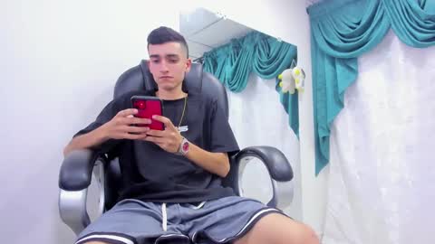 Snapshot of ethan_boy_ chatting on 01-30-25, 11:02 Ethan online show from 01-30-25, 11:02