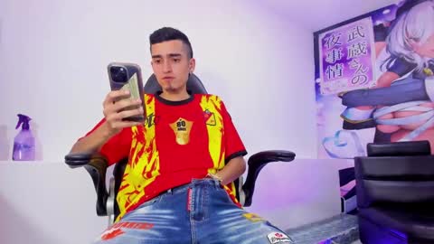 Snapshot of ethan_boy_ chatting on 09-27-25, 11:21 Ethan online show from 09-27-25, 11:21