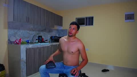 Snapshot of ethan_hawke_ chatting on 10-08-25, 09:18 Jose online show from 10-08-25, 09:18