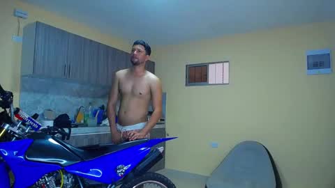 Snapshot of ethan_hawke_ chatting on 10-11-25, 04:16 Jose online show from 10-11-25, 04:16