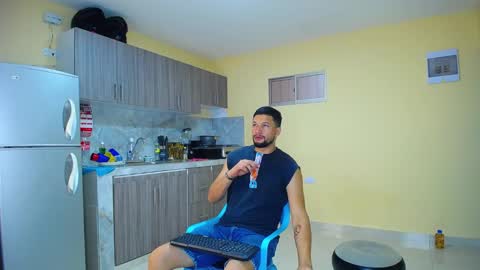 Snapshot of ethan_hawke_ chatting on 12-15-25, 12:31 Jose online show from 12-15-25, 12:31