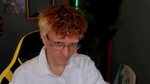 Snapshot of ethan_miltons chatting on 12-01-25, 10:53 Ethan online show from 12-01-25, 10:53